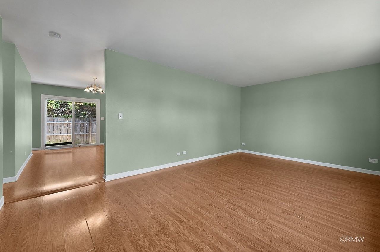 111 E Magnolia St - Photo 4 of 27