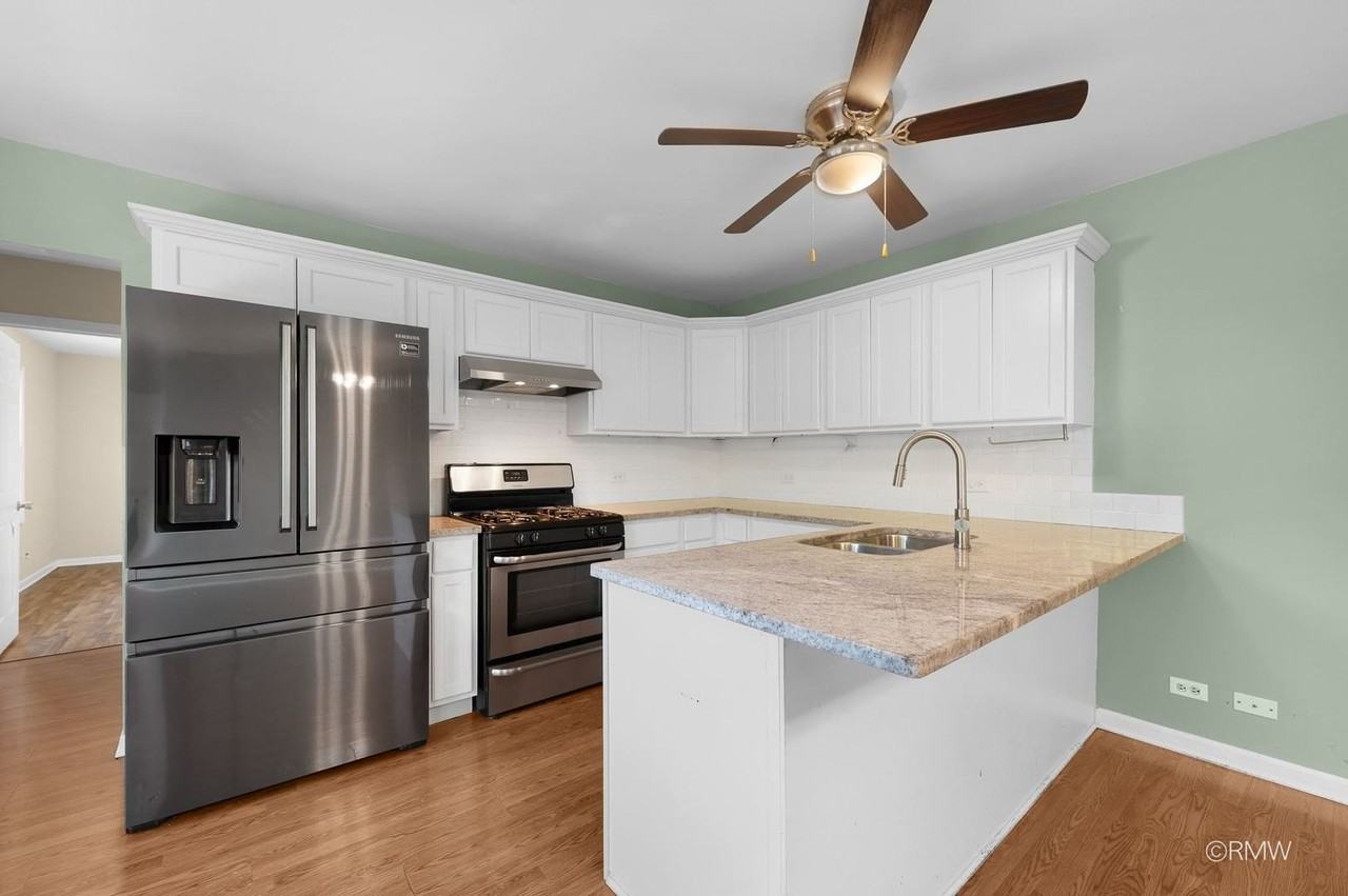 111 E Magnolia St - Photo 6 of 27