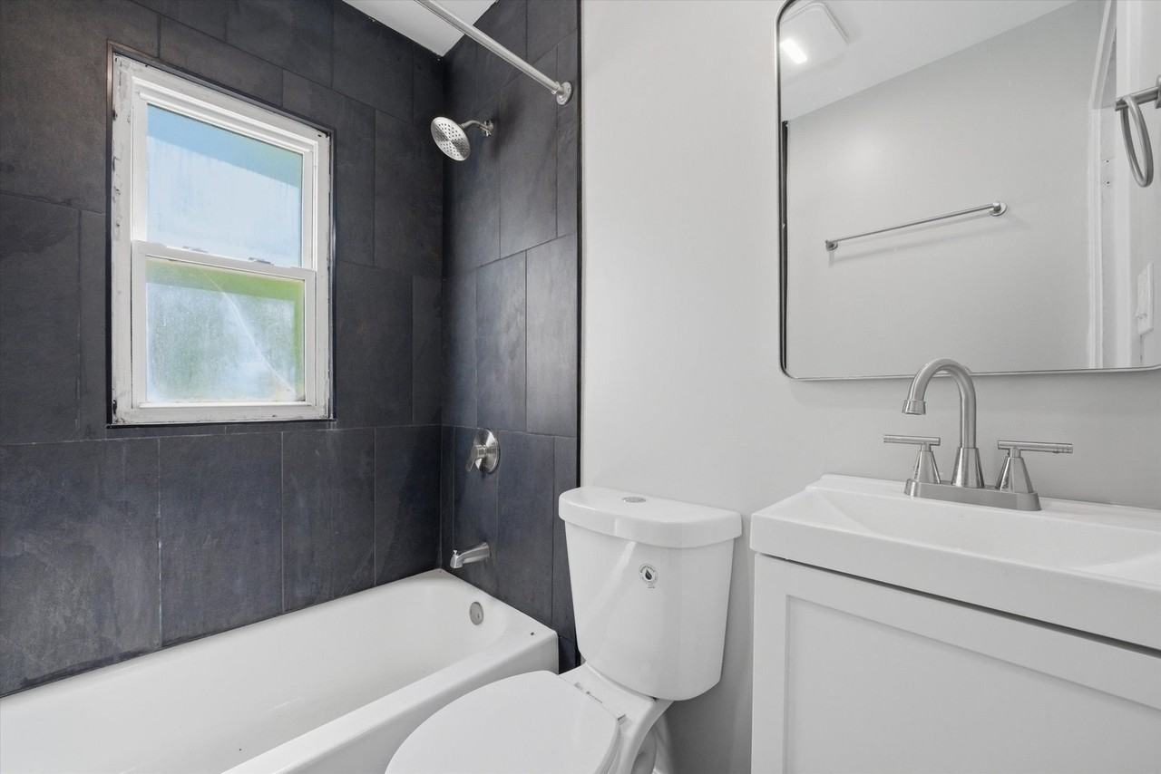 1235 River Dr - Photo 7 of 28