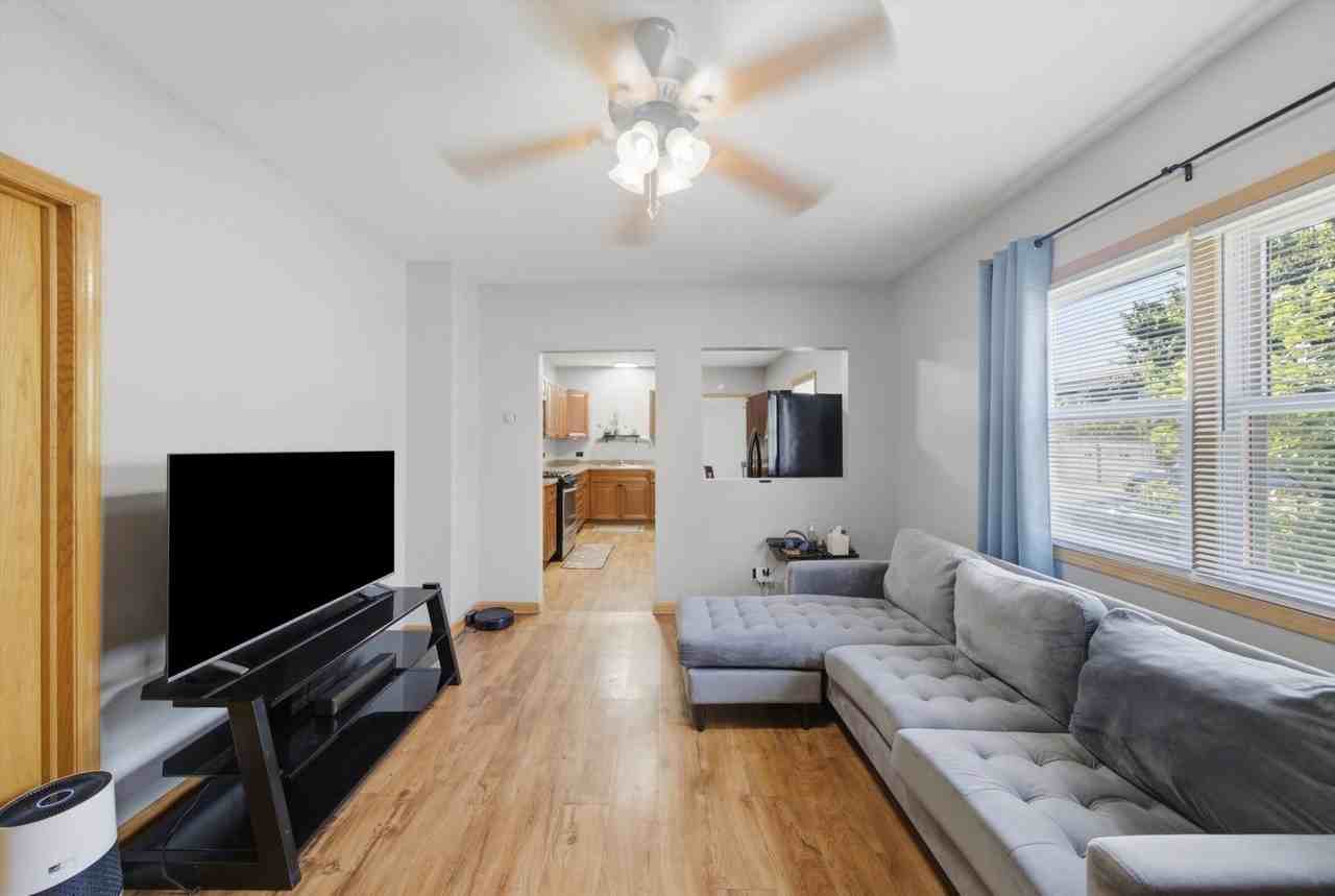 112 Arizona Ave - Photo 5 of 27