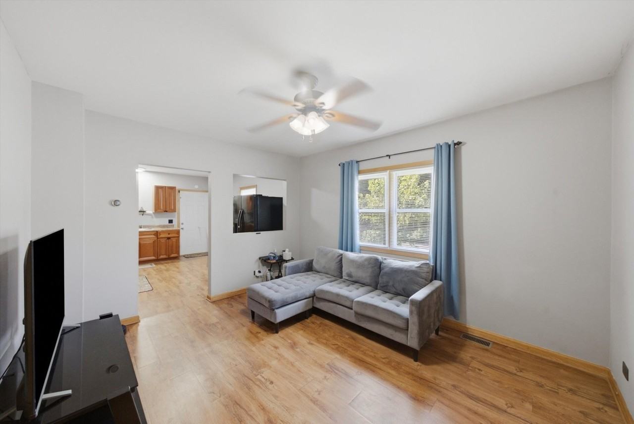 112 Arizona Ave - Photo 6 of 27