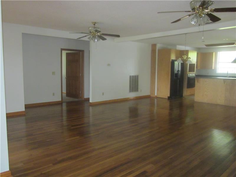 1112 Dean Forest Rd - Photo 4 of 26