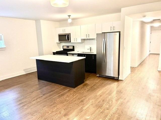 1418 W Addison St #102 - Photo 2 of 9