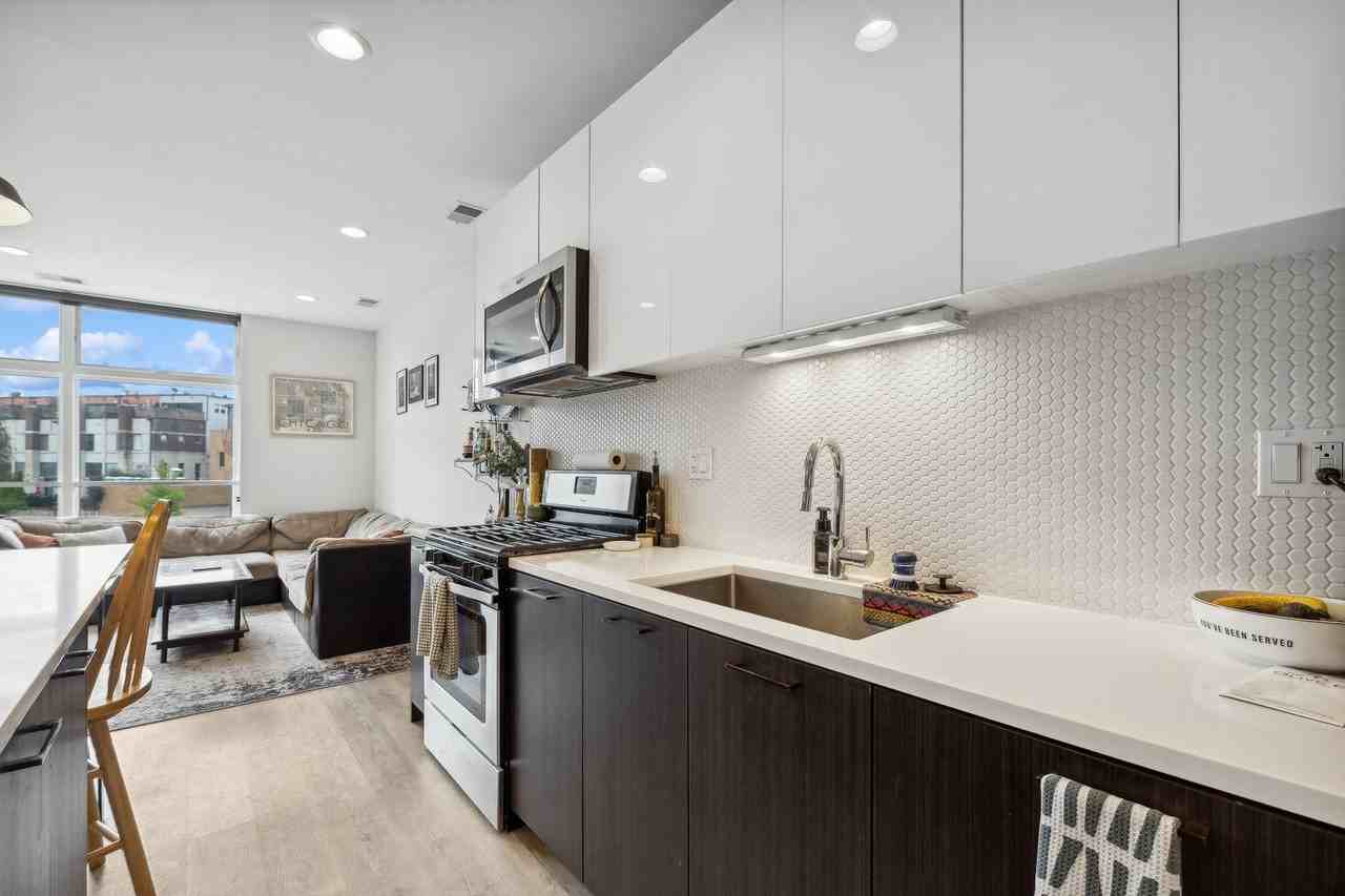 713 N Milwaukee Ave #305 - Photo 5 of 14