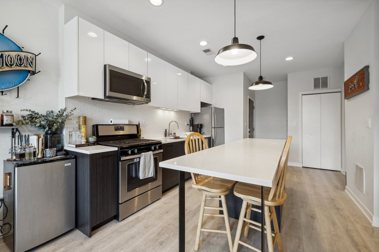 713 N Milwaukee Ave #305 - Photo 6 of 14