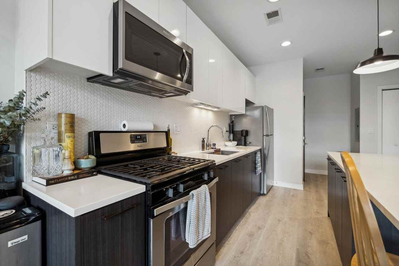 713 N Milwaukee Ave #305 - Photo 7 of 14