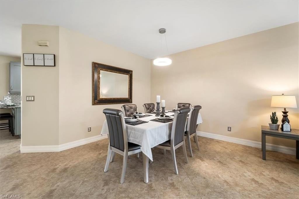 12341 Eagle Pointe Cir - Photo 6 of 50