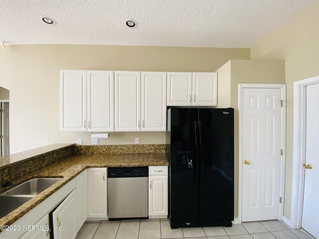 312 Morning Glory Ln - Photo 6 of 17