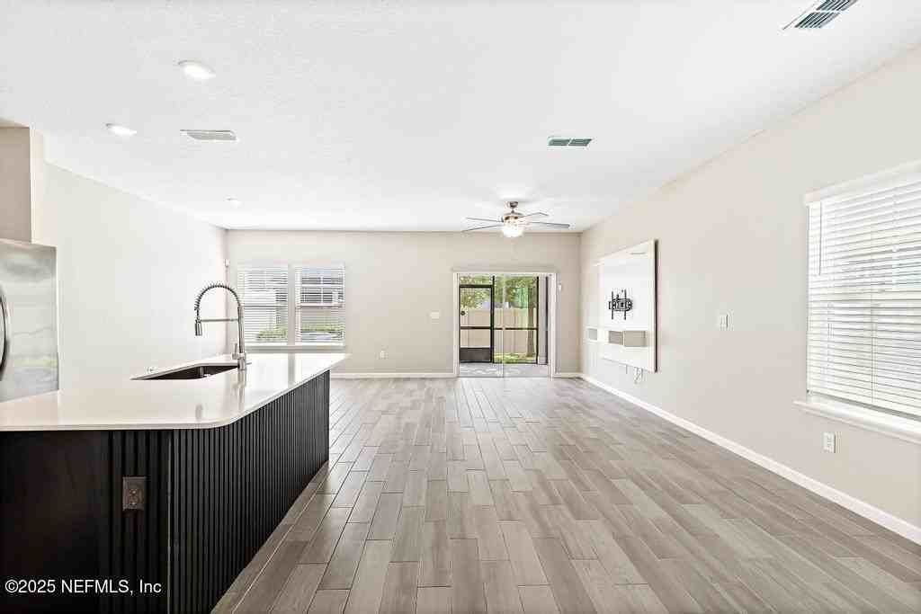 1620 Pottsburg Point Dr - Photo 7 of 26