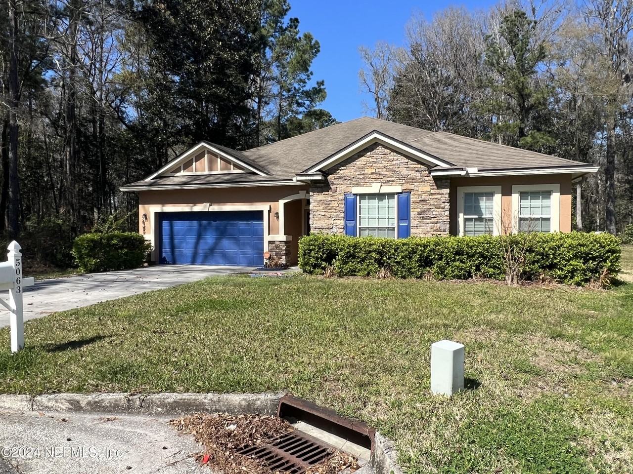 5063 Johnson Creek Dr - Photo 2 of 25
