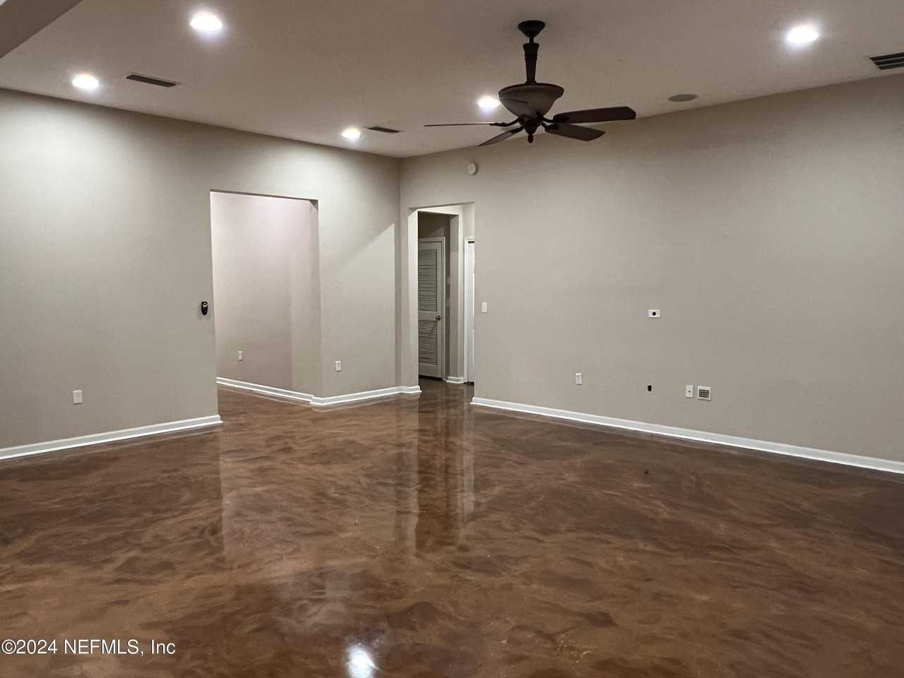 5063 Johnson Creek Dr - Photo 4 of 25