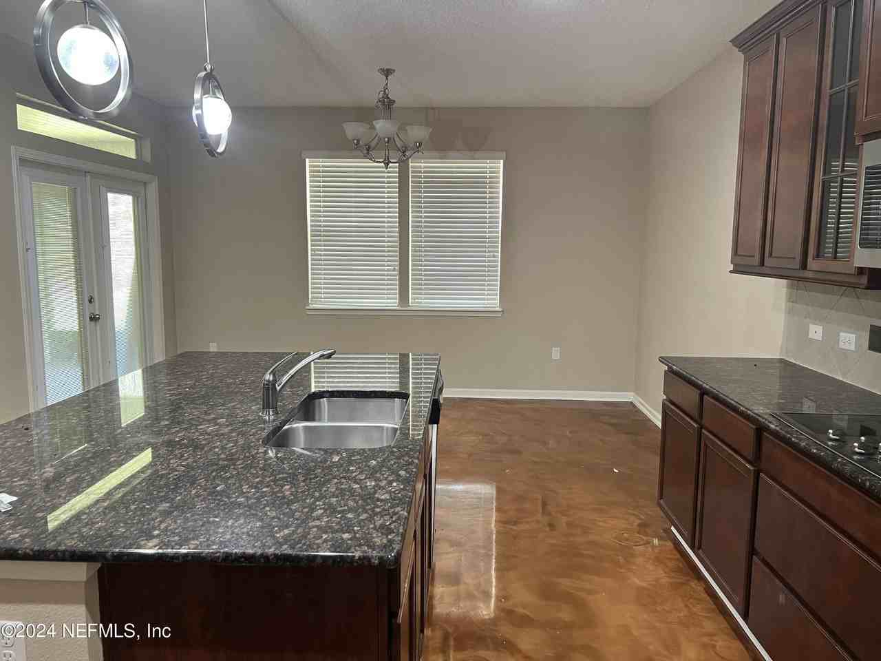 5063 Johnson Creek Dr - Photo 7 of 25