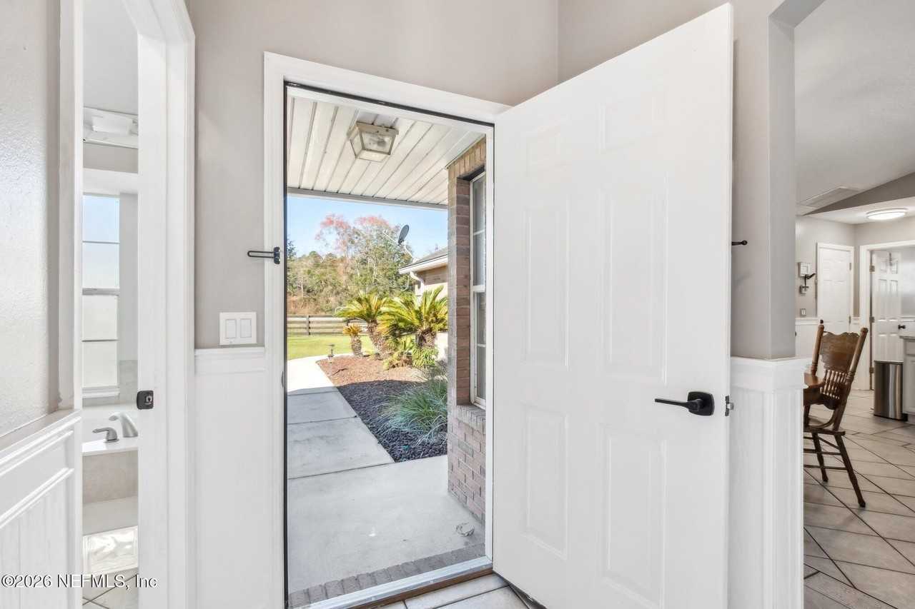 2683 Henley Rd - Photo 4 of 34