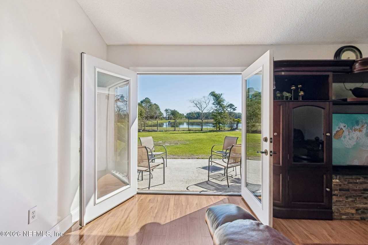 2683 Henley Rd - Photo 7 of 34