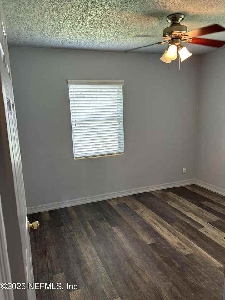 4323 Shirley Ave - Photo 3 of 11