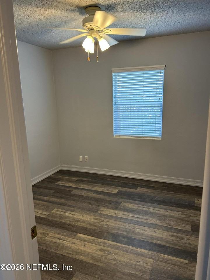 4323 Shirley Ave - Photo 6 of 11