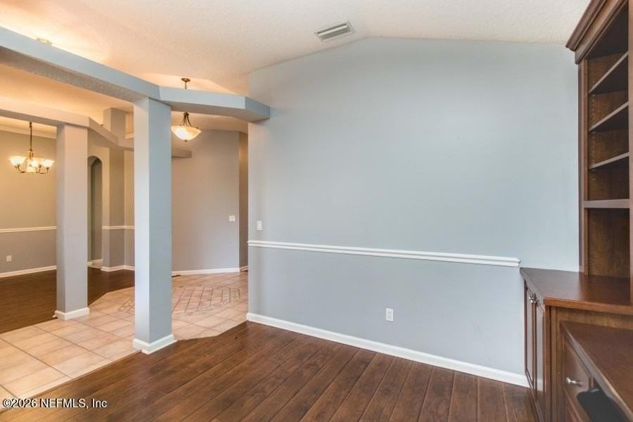 3515 Laurel Leaf Dr - Photo 7 of 32