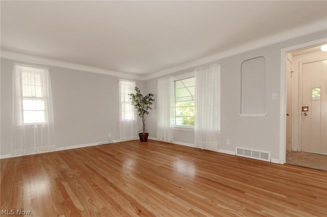 1752 Brainard Rd - Photo 2 of 42