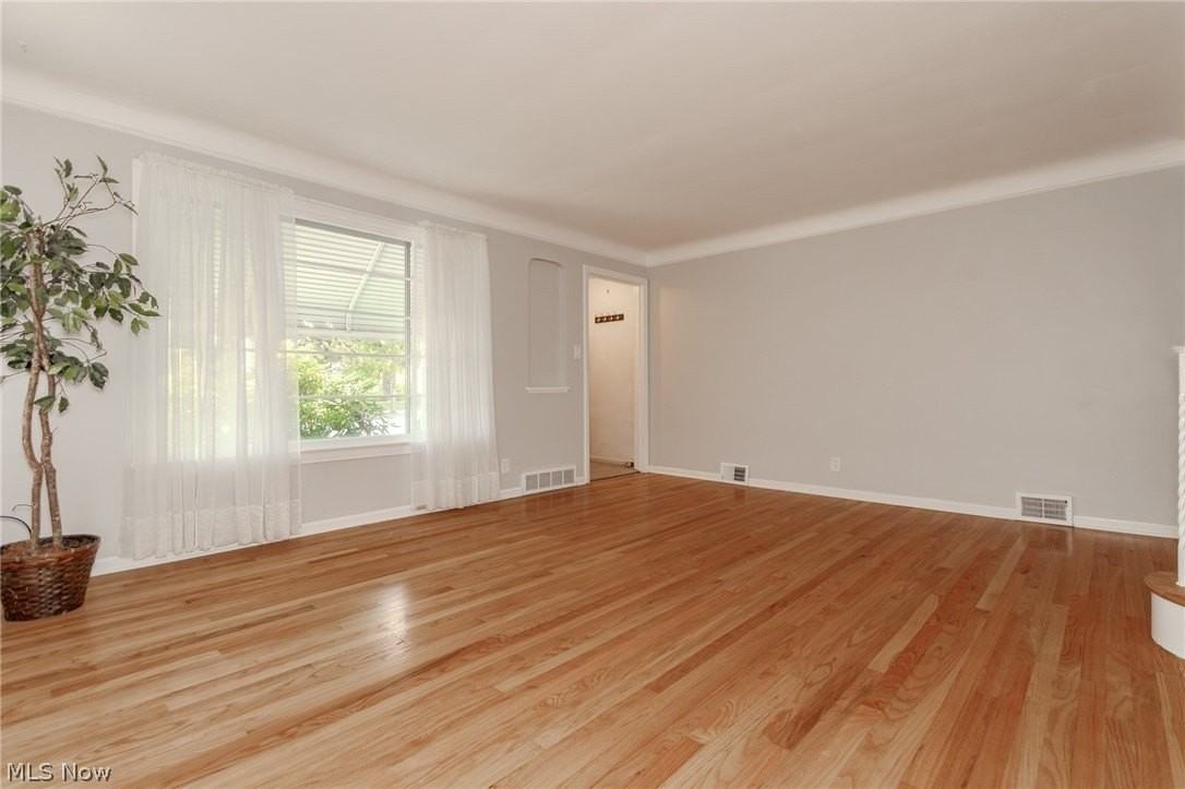 1752 Brainard Rd - Photo 4 of 42