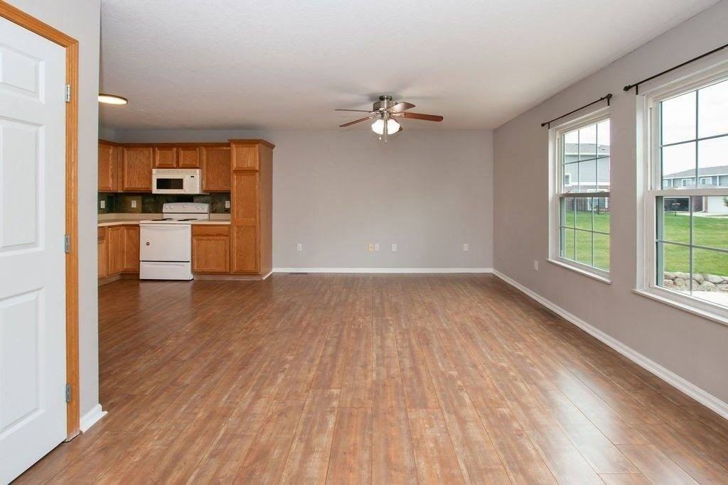 1062 10th Ave Nw - Photo 3 of 15