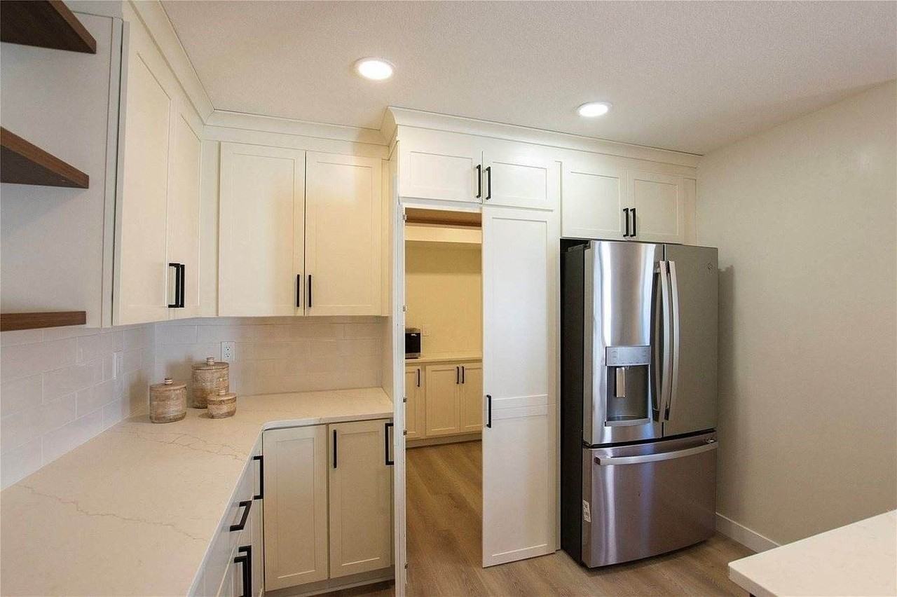 712 63rd St - Photo 4 of 10