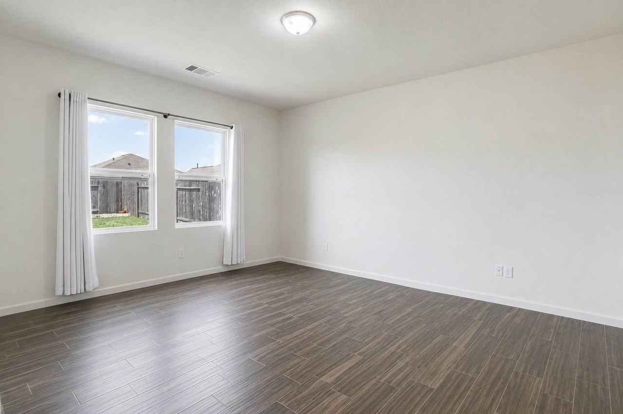 1028 White Birch Ln - Photo 6 of 14