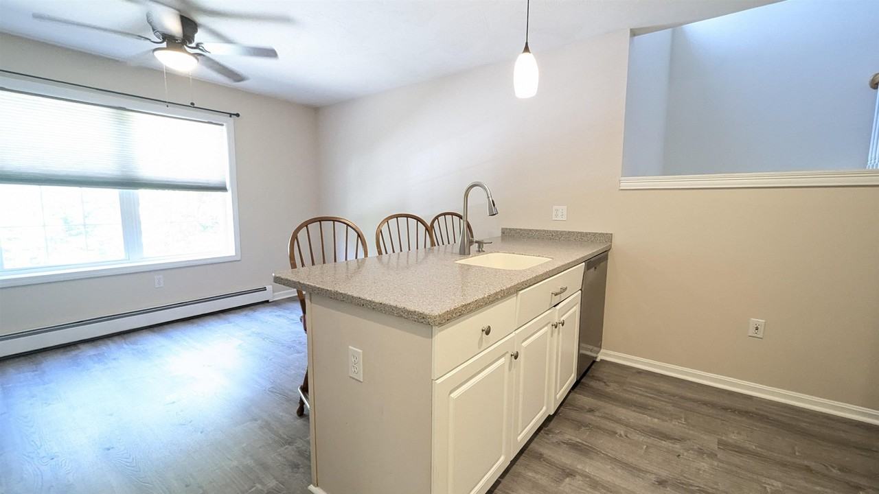1465 Hooksett Rd #79 - Photo 5 of 32