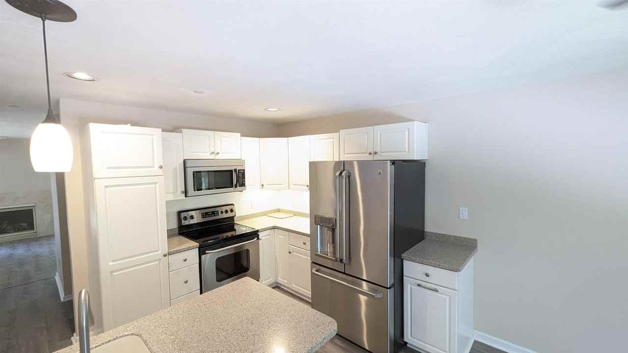 1465 Hooksett Rd #79 - Photo 6 of 32