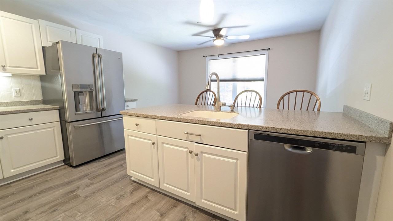 1465 Hooksett Rd #79 - Photo 7 of 32