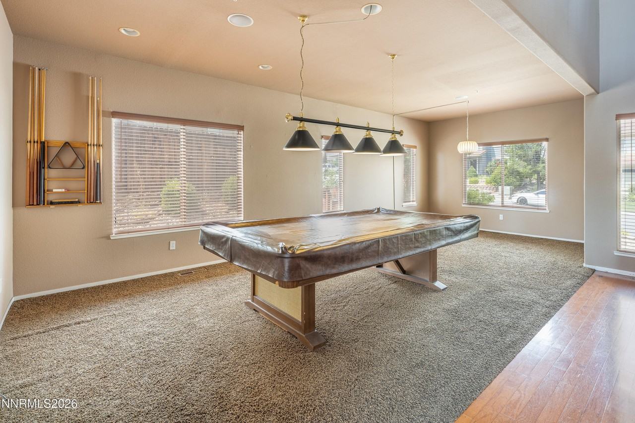 3270 Creekside Ln - Photo 4 of 8