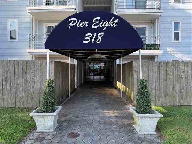 318 Lake Marina Ave #305