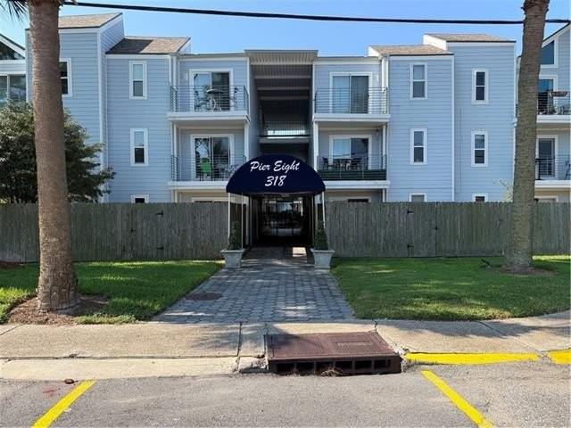 318 Lake Marina Ave #305 - Photo 2 of 30
