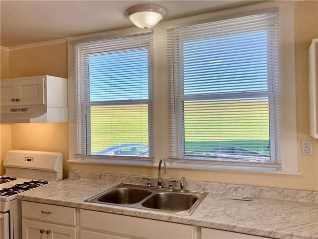 1533 Huron Ave - Photo 7 of 19