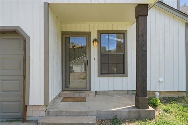 1813 W 62nd St - Photo 2 of 31