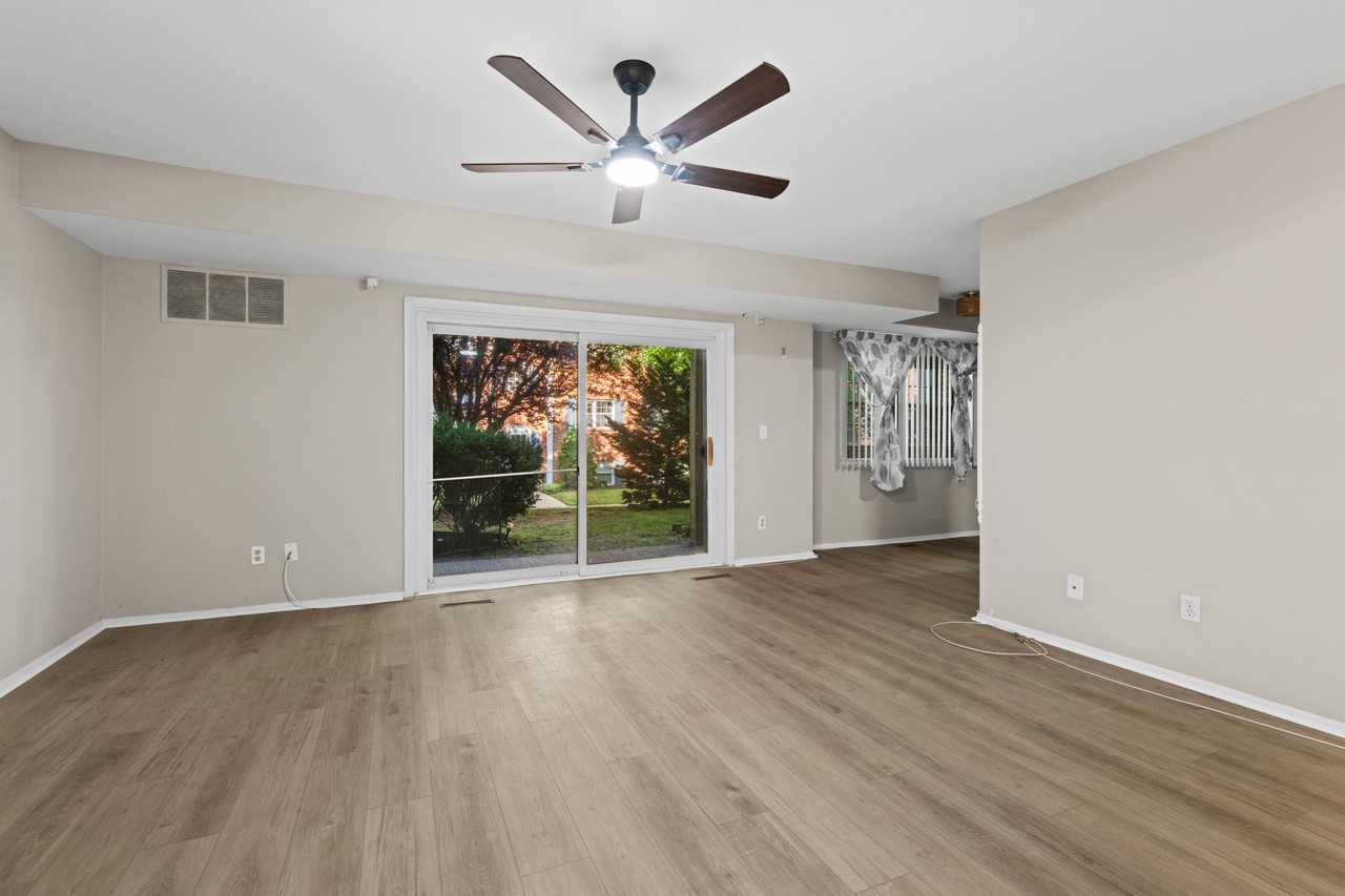 211 Crocker Drive - 1Unit B #1 - Photo 5 of 26