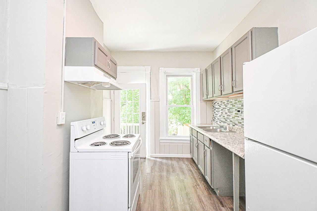 3131 Harvard Ave #1 - Photo 6 of 28