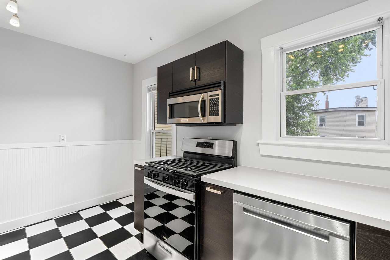 72 Mozart St #2 - Photo 7 of 20