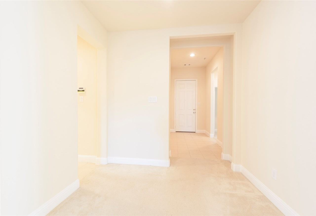 709 Llano Falls Dr - Photo 3 of 10