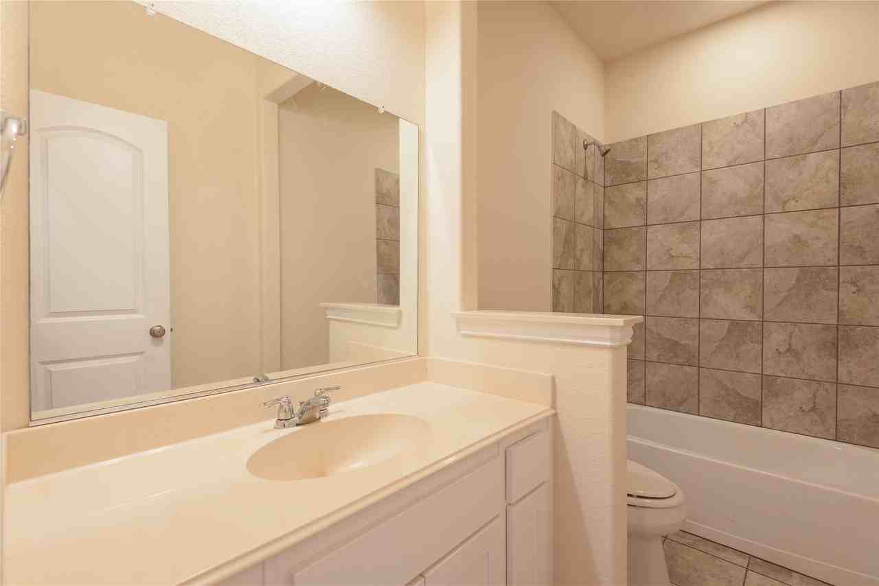 709 Llano Falls Dr - Photo 7 of 10