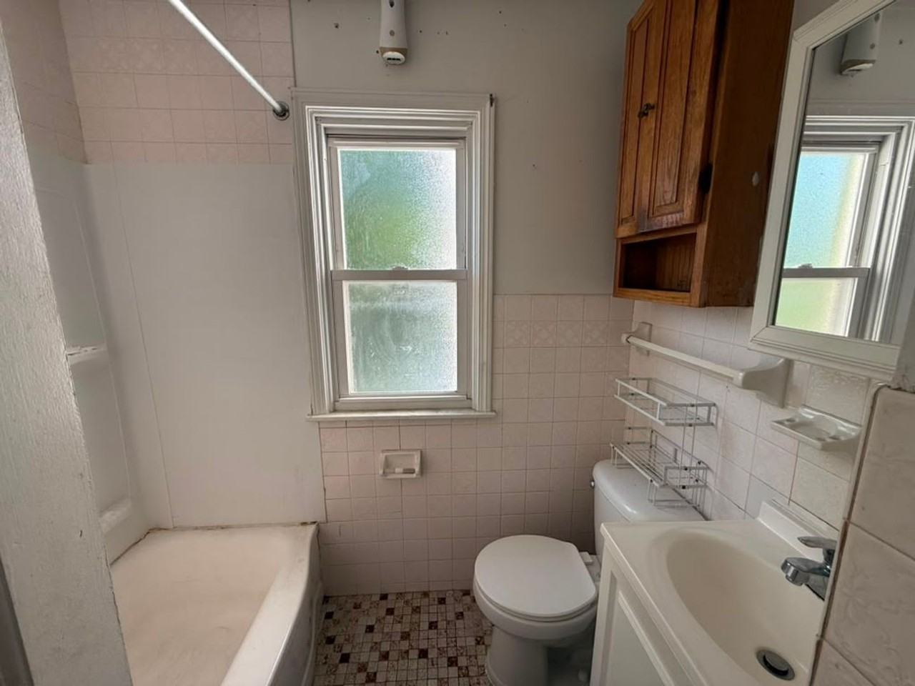 21502 Raymond St - Photo 3 of 21