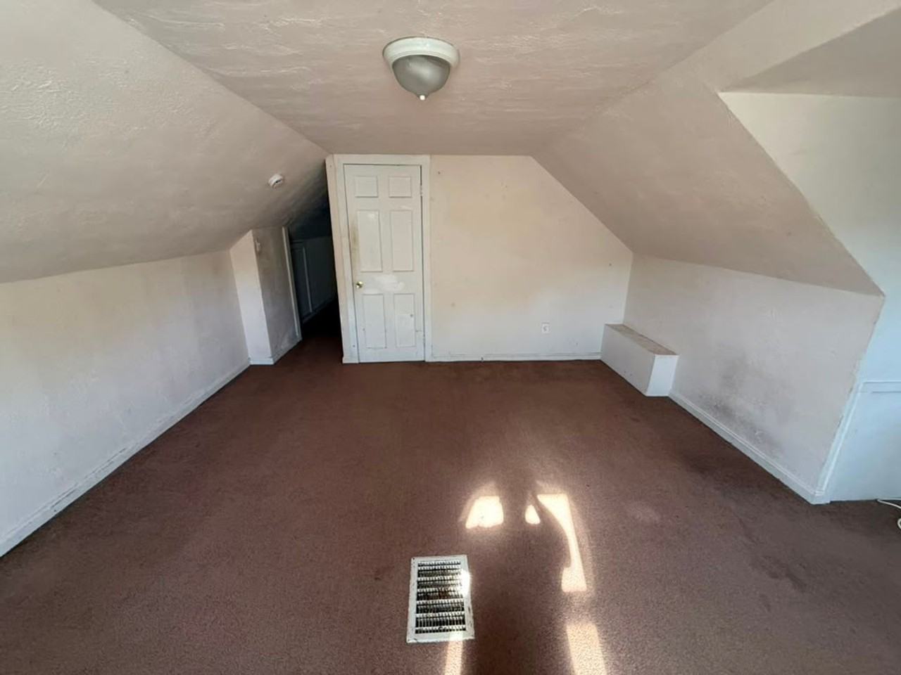 21502 Raymond St - Photo 5 of 21