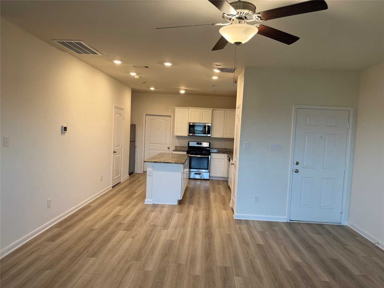 327 Stone Ct - Photo 5 of 18