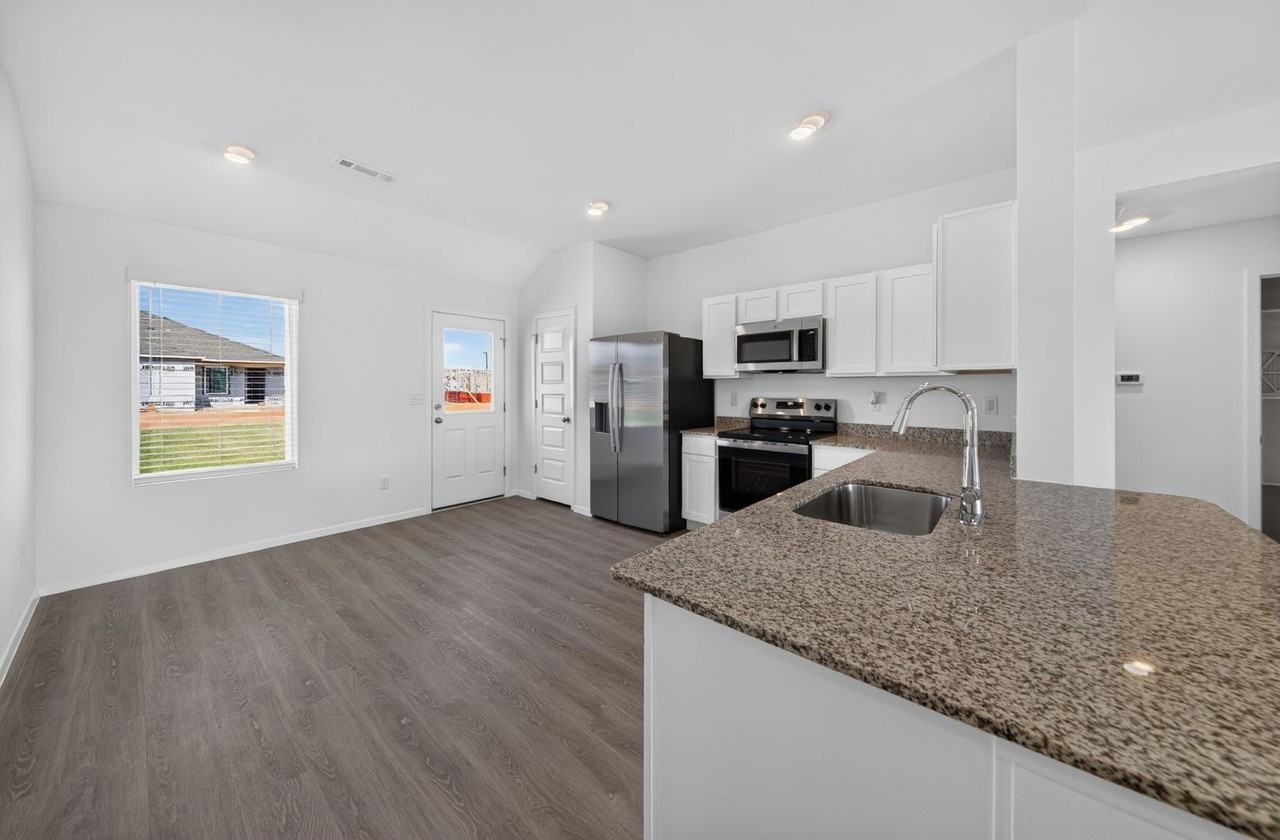 2709 Major St - Photo 4 of 22