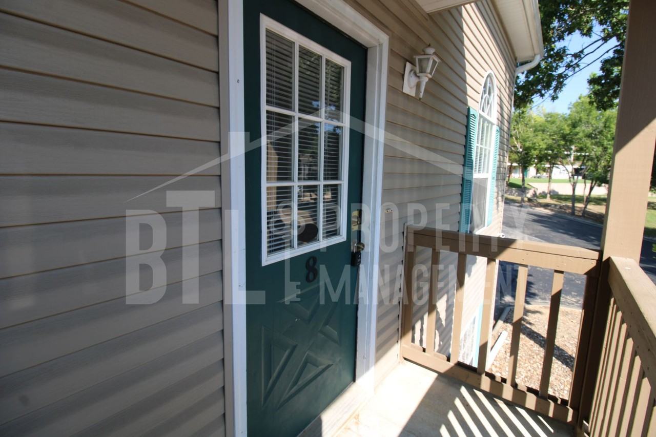 540 Abby Ln - Photo 2 of 13