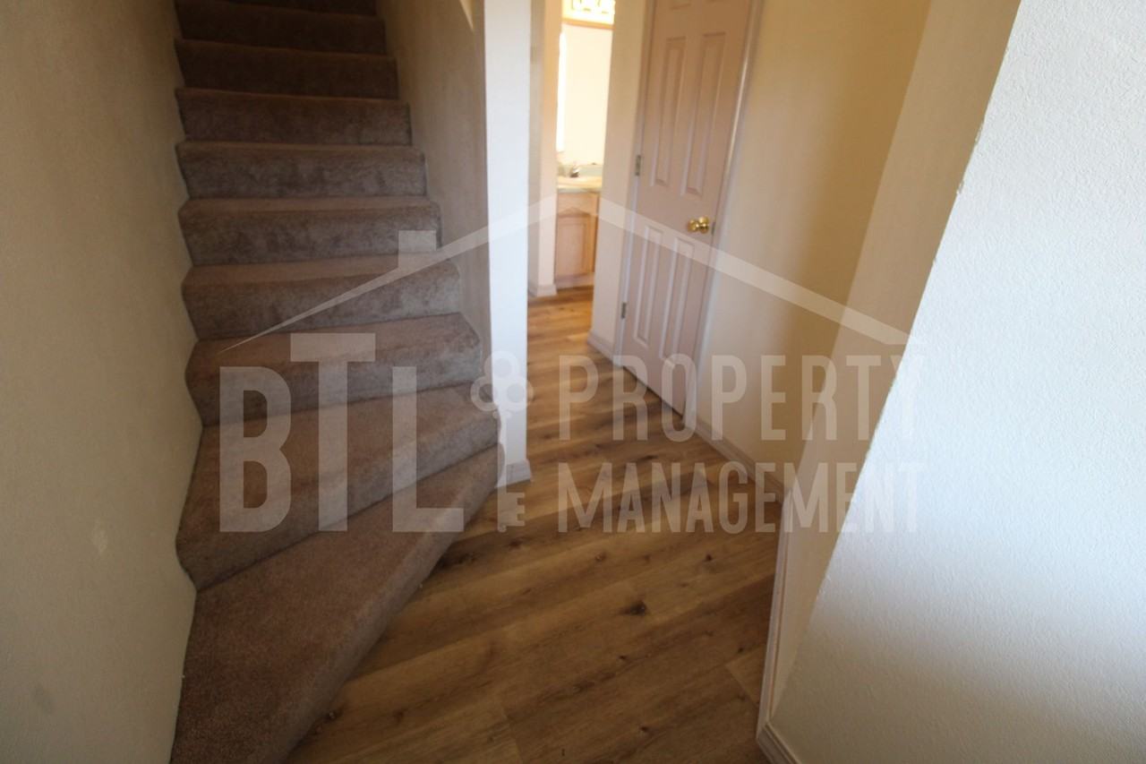 540 Abby Ln - Photo 4 of 13