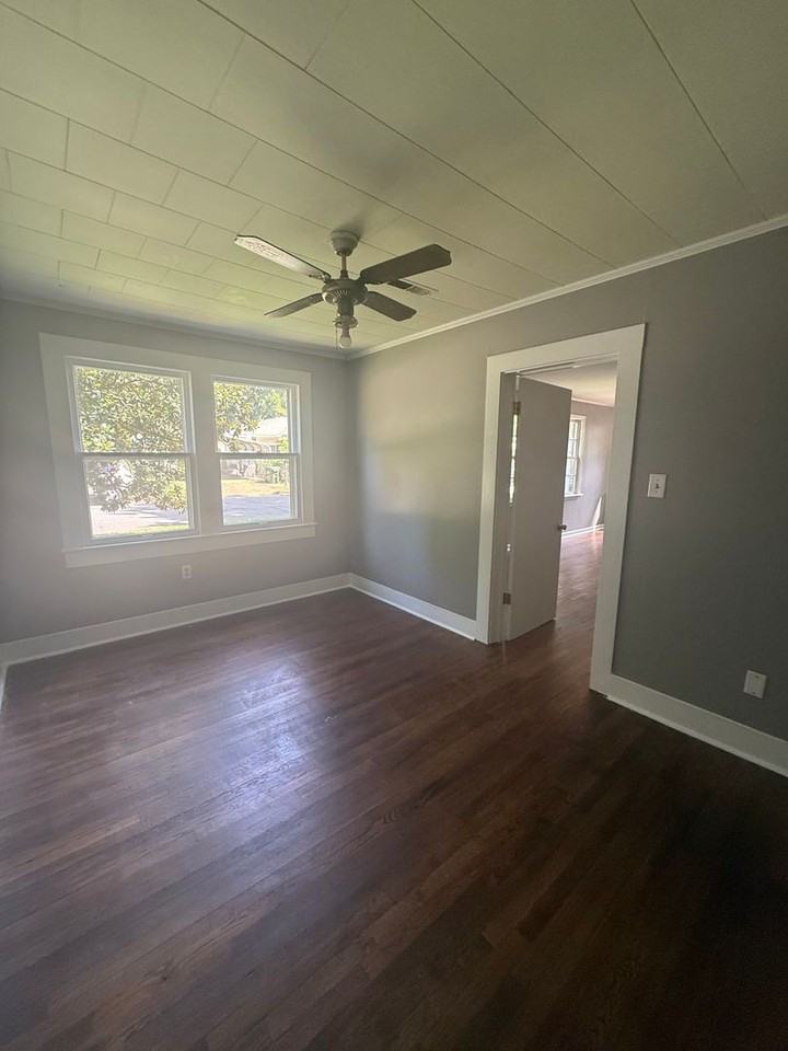 5123 School Ave - Photo 2 of 7