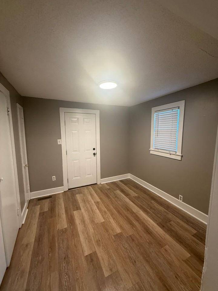5123 School Ave - Photo 4 of 7