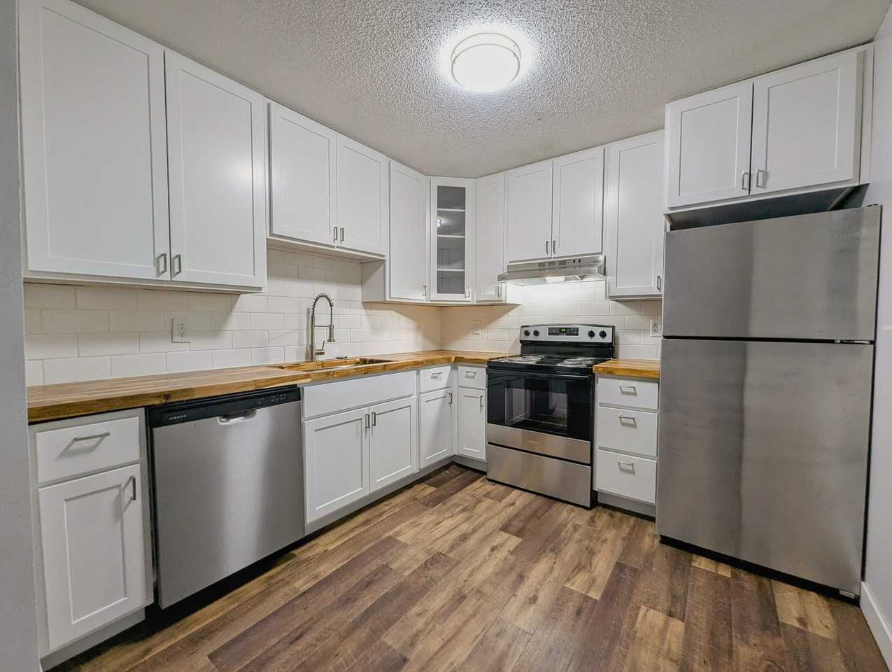 408 E 15th St #201 - Photo 2 of 12