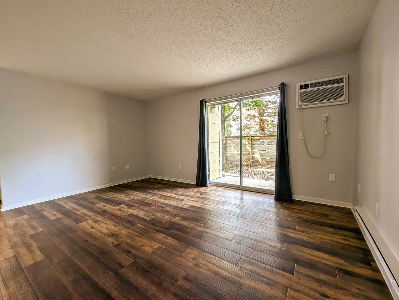 408 E 15th St #201 - Photo 3 of 12