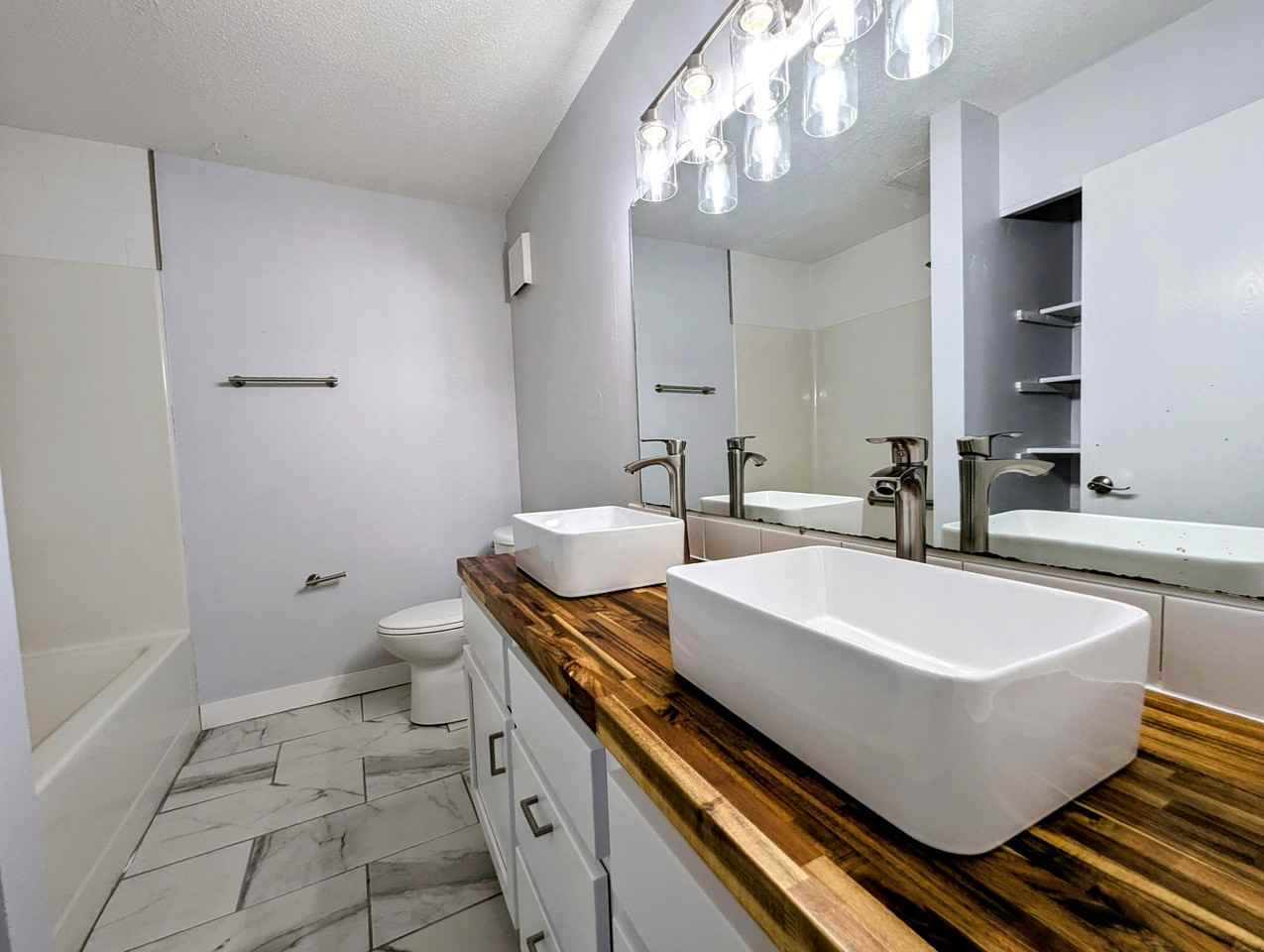 408 E 15th St #201 - Photo 5 of 12